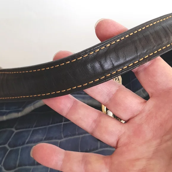 Dooney & Bourke Logo Lock - Picture 4 of 10